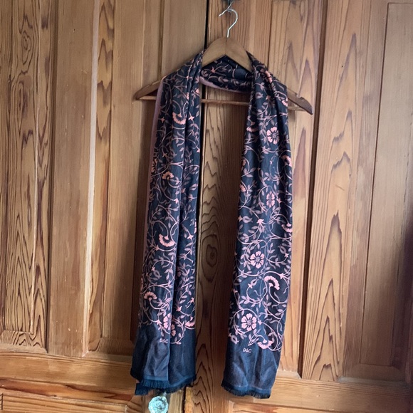 NWOT silk two sided floral pashmina scarf, peach and brown - Picture 3 of 5